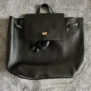 Michael Kors Junie Medium Flap Leather Backpack Black w/ Gold Tone Hardware MiCHAEL KORS JUNIE Flap Backpack Leather in Black/Mushroom  main image 3